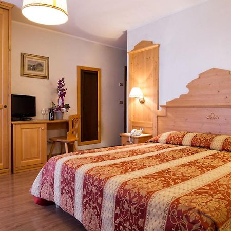 Hotel Al Prato Фьера-ди-Примьеро Экстерьер фото