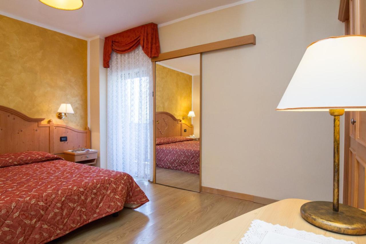 Hotel Al Prato Фьера-ди-Примьеро Экстерьер фото